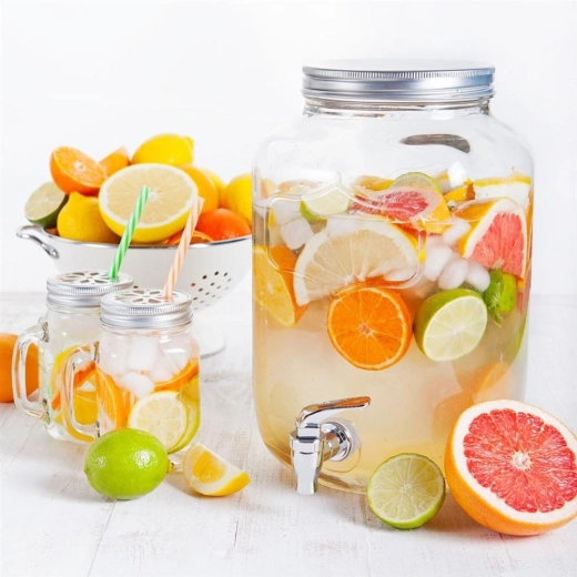 Szeroki wlew dla łatwego napełniania i czyszczenia