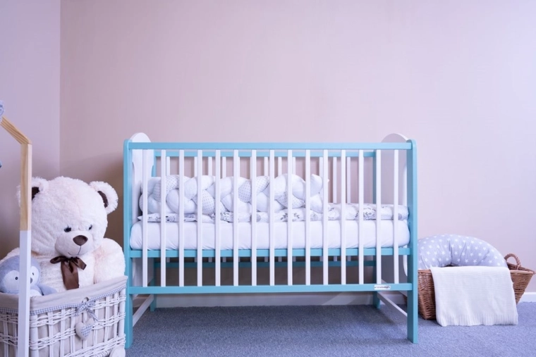 3 pozycje stelaża dla wygody i ergonomii