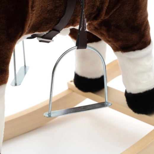 Stabilna drewniana podstawa i bezpieczne bujanie