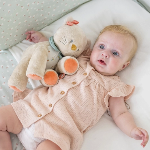 Wspiera małą motorykę