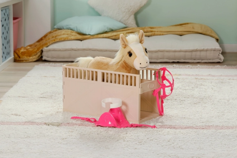 Przenośna stajnia i naklejki do własnej dekoracji