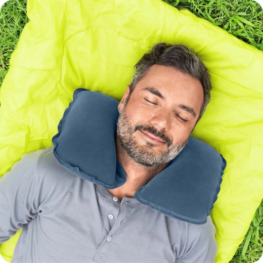 Ergonomiczne podparcie karku w podróży