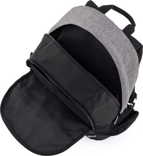 Trzykomorowa organizacja i kieszeń na laptop