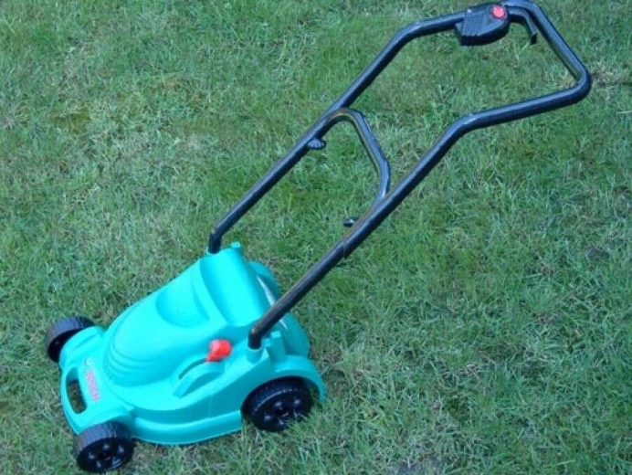 Mechaniczny dźwięk podczas jazdy