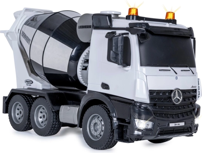 Napęd 4×4 i efekty świetlne