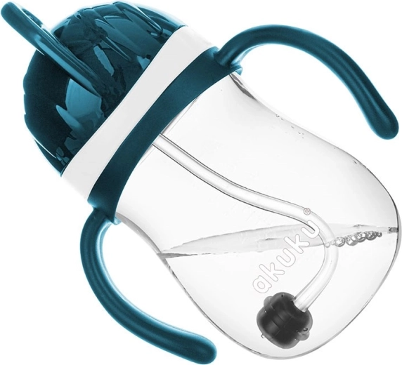 Pije pod każdym kątem dzięki ważonej słomce