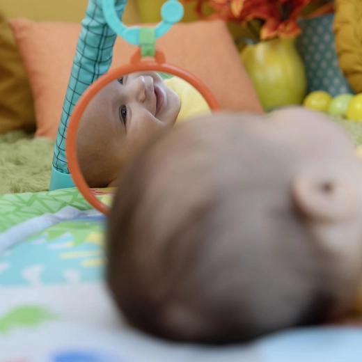 Lusterko i zabawki sensoryczne