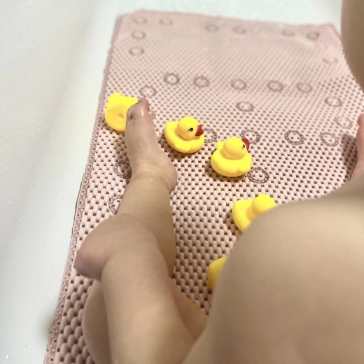 Bezpieczna i radosna kąpiel dla dzieci