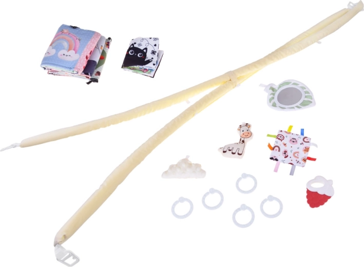 Bogaty zestaw sensoryczny: lusterko, gryzak, szeleszcząca zabawka i książeczka