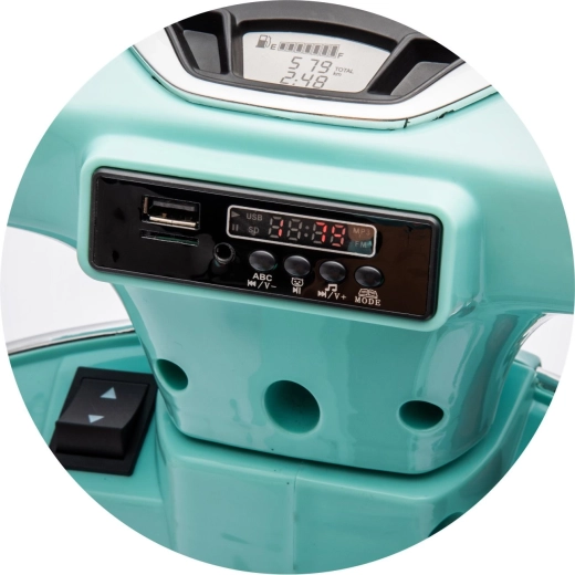 Panel muzyczny i schowek