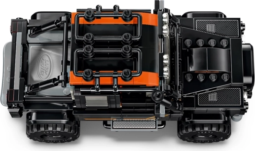 Land Rover Defender pełen terenowych detali