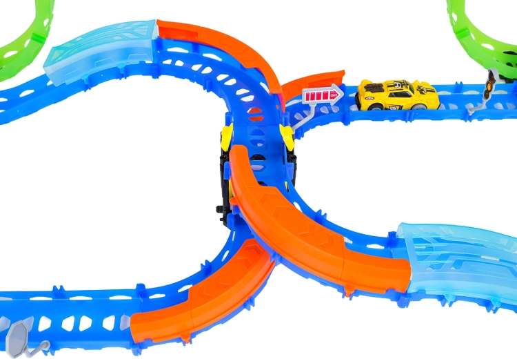 Modułowy tor z barierkami i przestawianymi odcinkami