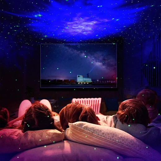 8 trybów projekcji i regulowana jasność