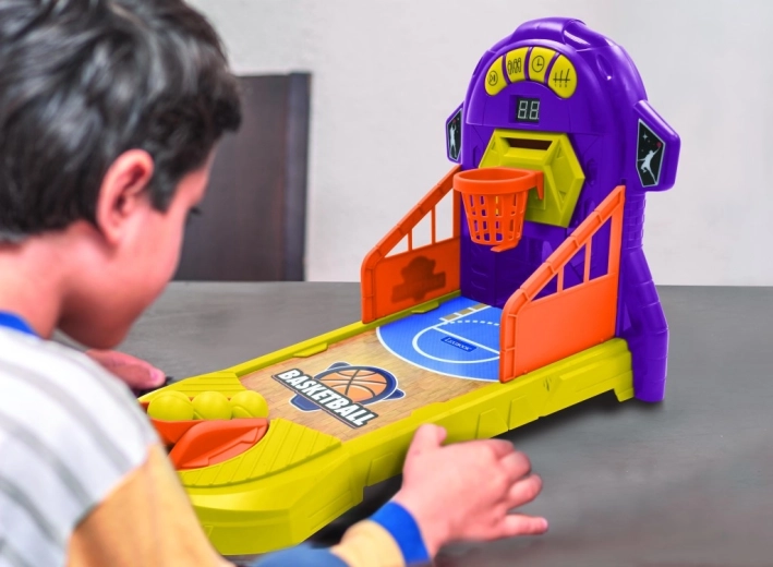 Sprężynowa wyrzutnia do precyzyjnych rzutów