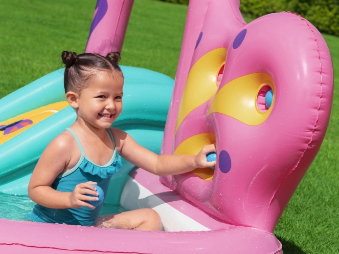 Interaktywne motyle gry i piłeczki