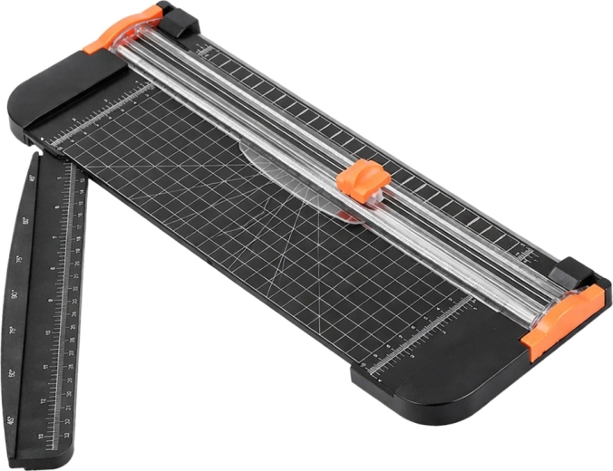 Bezpieczny nóż przesuwany w przezroczystej listwie