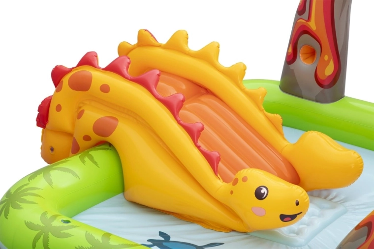 Miękka zjeżdżalnia z bezpiecznym dojazdem