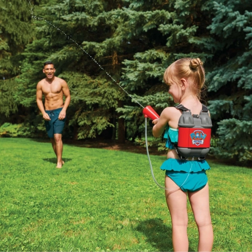 Silny strumień wody aż do 9 metrów