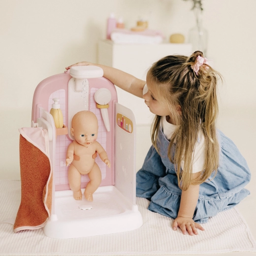 Praktyczny stojak i schowki na akcesoria