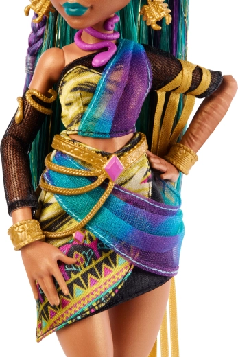 Królewski egipski look i wyraziste detale