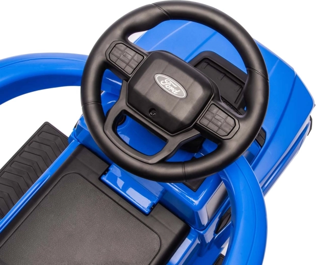 Realistyczny design Ford + dźwięki na kierownicy