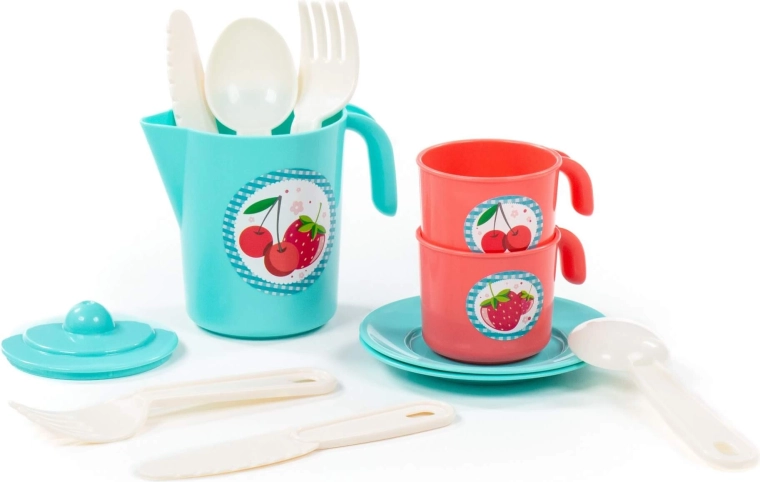 Filiżanki z uszkami i spodki dla wygodnego serwowania