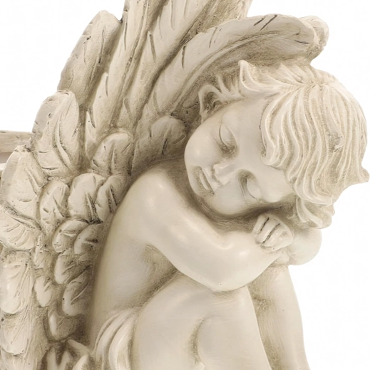 Delikatna praca rzeźbiarska i wygląd vintage