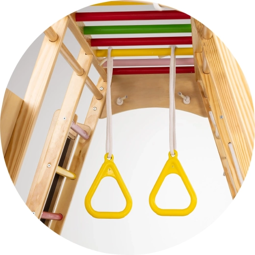 Siatka, liny i kółka gimnastyczne dla koordynacji