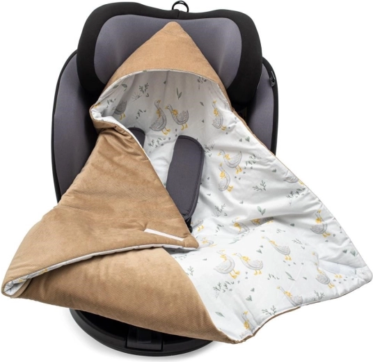 Kompatybilny z 5‑punktowymi pasami