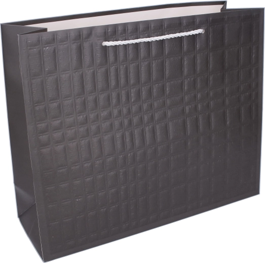 Stabilna konstrukcja i szerokie dno