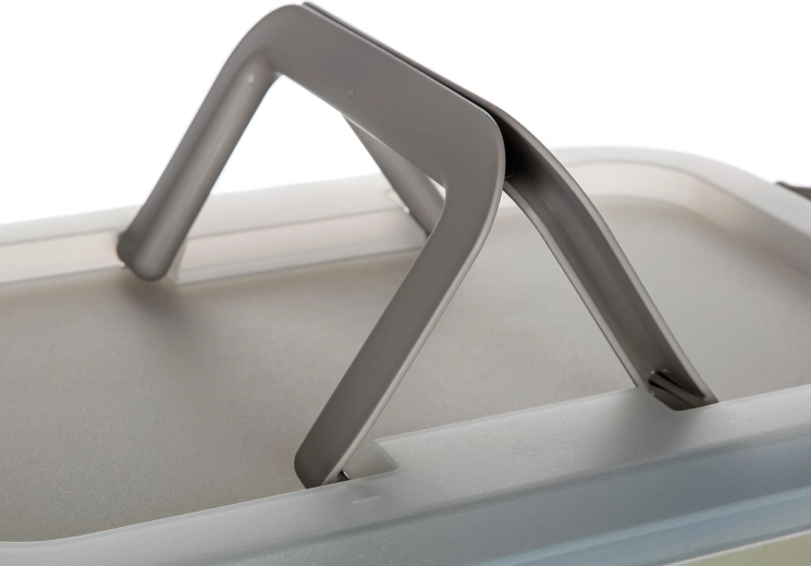 Wygodne przenoszenie dzięki składanemu uchwytowi