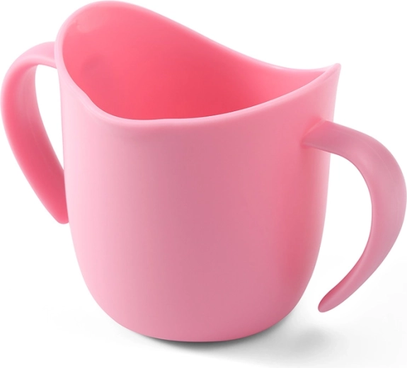 Ergonomiczny kształt ułatwiający naukę picia