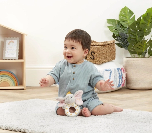 Zabawne grzechotanie dla rozwoju zmysłów