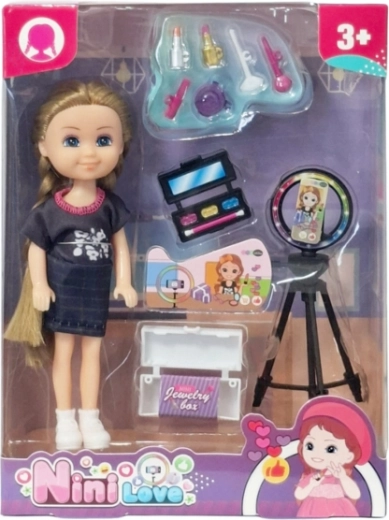 Lalka z kosmetycznymi akcesoriami