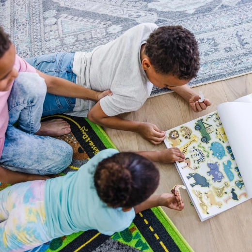 150 naklejek wielokrotnego użytku do nieskończonych historii