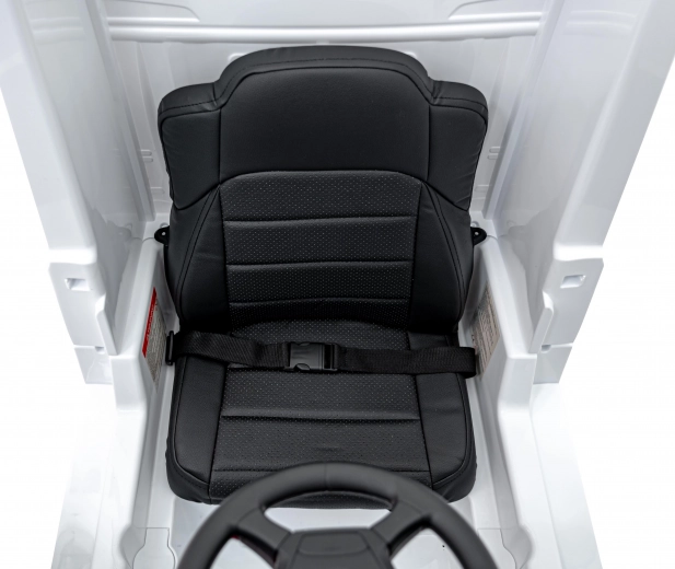 Komfortowe siedzisko z eko skóry z pasami