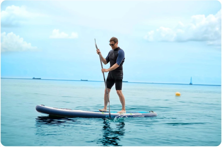 Pewny krok dzięki antypoślizgowej desce EVA