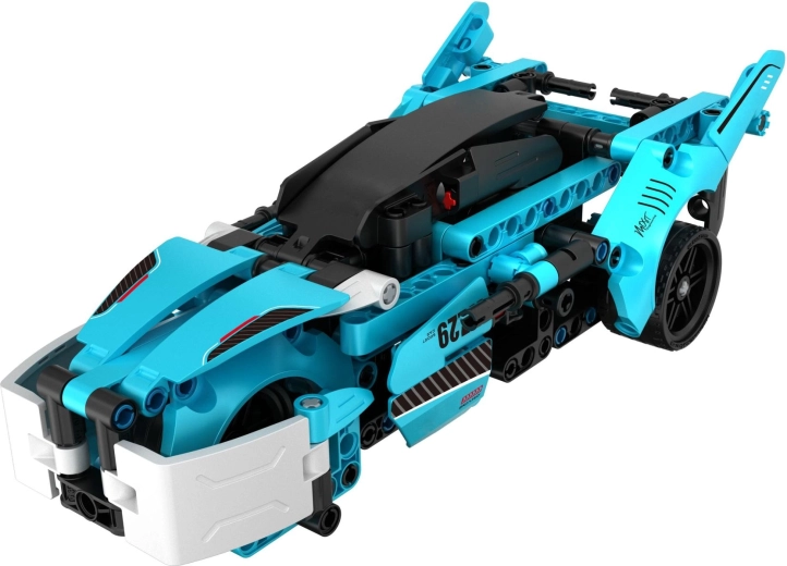 Dwa modele w jednym pudełku