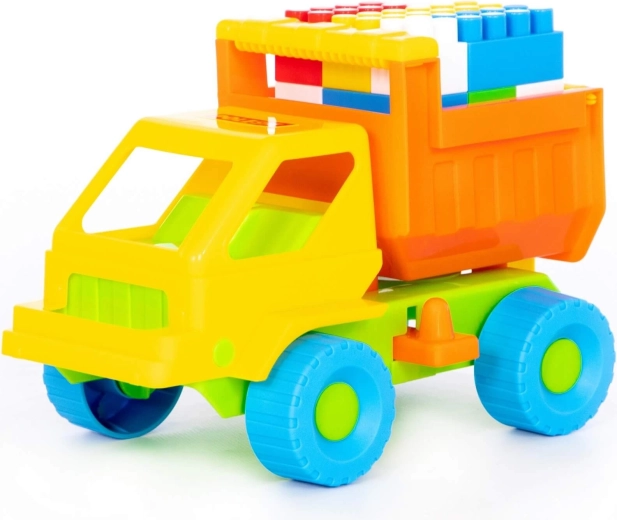 Wytrzymałe wykonanie do zabawy w domu i na zewnątrz