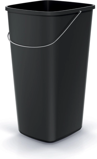 Praktyczny metalowy uchwyt ułatwiający przenoszenie