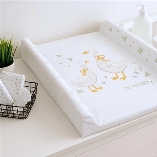 Lekka i mobilna do użycia na komodzie