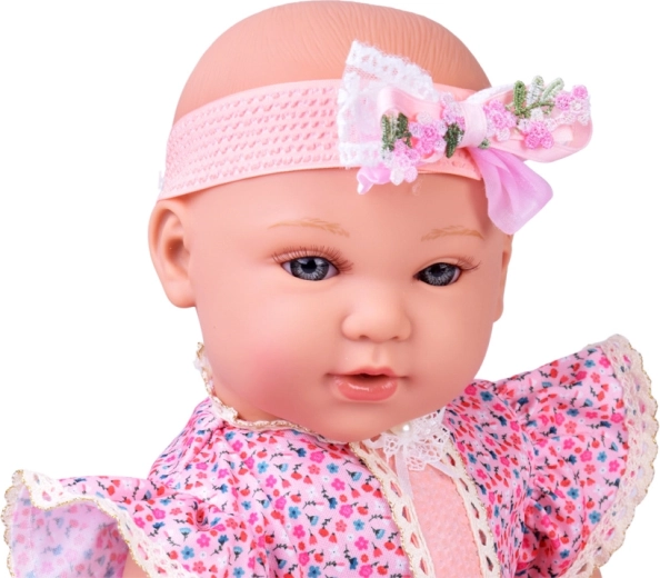 Elegancka liliowa sukienka z koronką