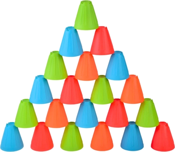 Staplowane trójkątne kubeczki