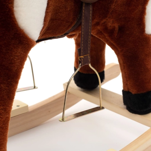 Wygodne siodło i metalowe strzemiona