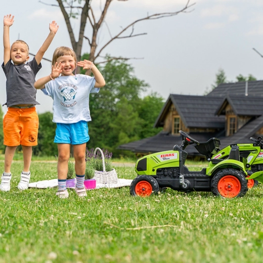 Kierownica z klaksonem i solidne koła do jazdy w terenie