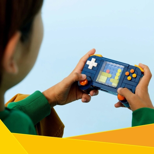 Świetne do gabloty i do zabawy