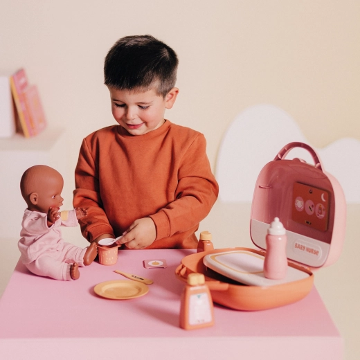 Kompaktowa walizka 2 w 1: schowek i stacja zabaw