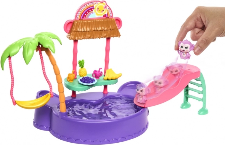 Zjeżdżalnia prosto do baseniku