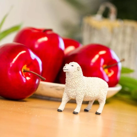 Idealny rozmiar do dziecięcej dłoni i do zabawy w „farmę”
