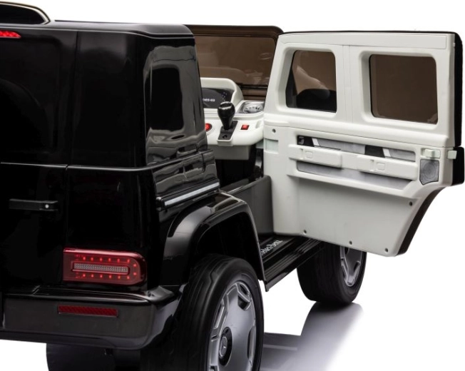 Otwierane drzwi i dopracowane wnętrze